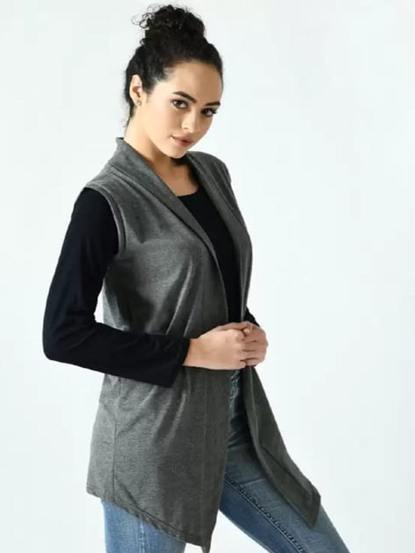 Ladies Trending sleeveless shrug