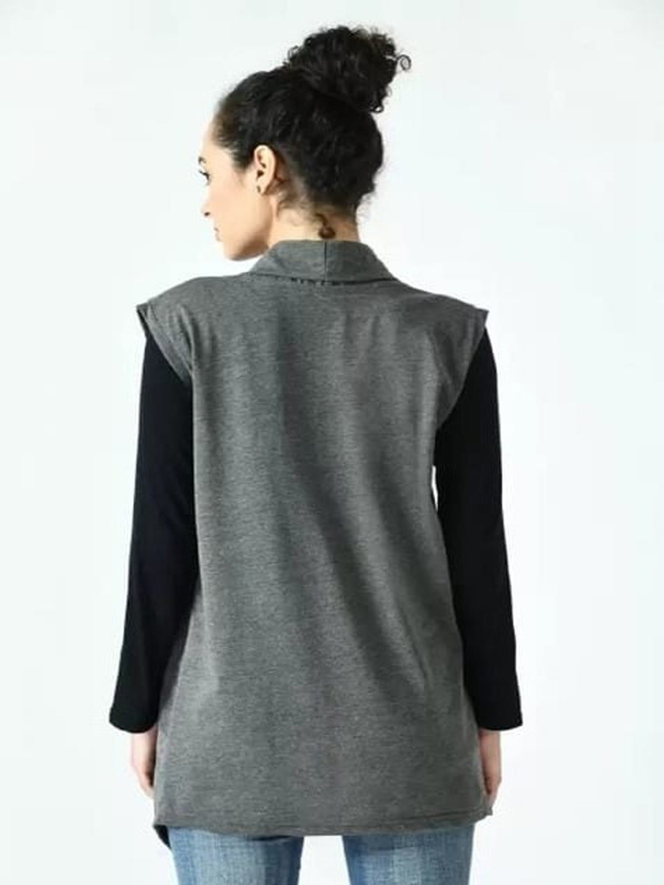 Ladies Trending sleeveless shrug